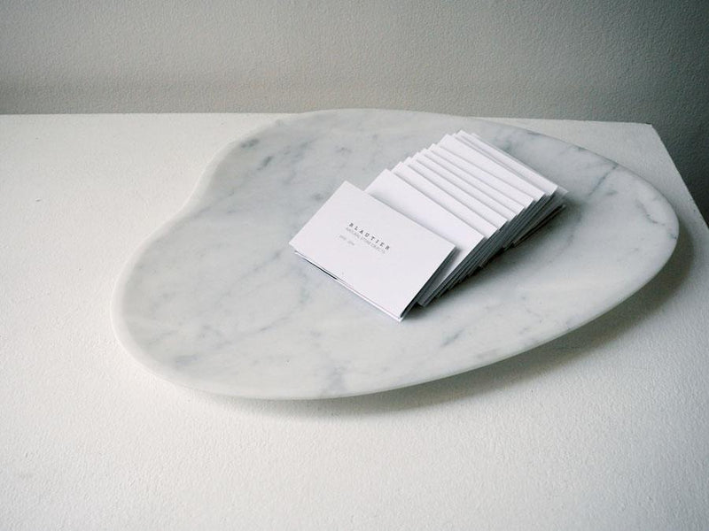 center plate with business card bianco carrara
