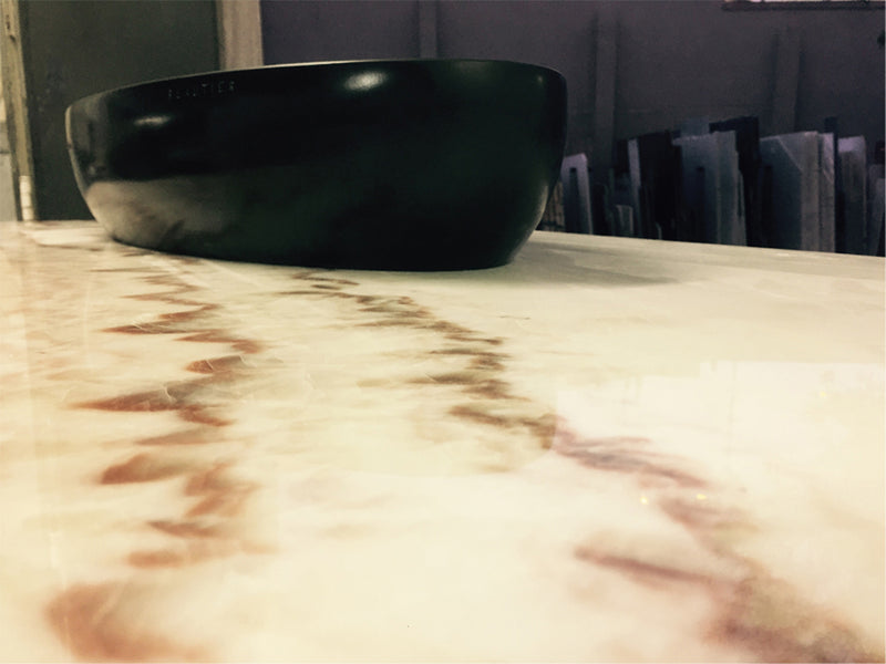 onyx onice miele malta table surface